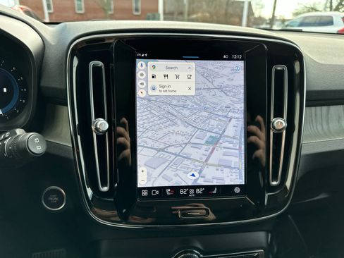 Used 2023 Volvo XC40 B5 Plus w/ Driver Assist Package image 19