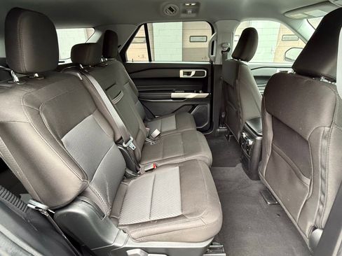 Used 2022 Ford Explorer XLT AWD/4WD image 15