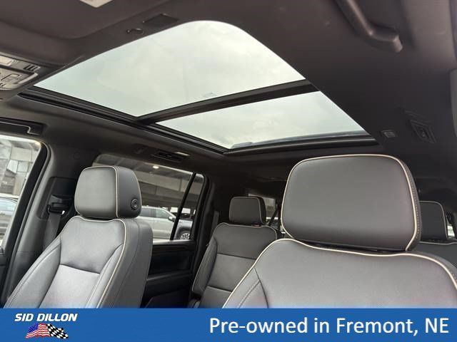 Used 2021 Chevrolet Suburban Premier w/ Premium Package AWD/4WD image 19
