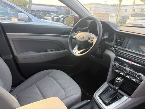 Used 2020 Hyundai Elantra SEL FWD image 13
