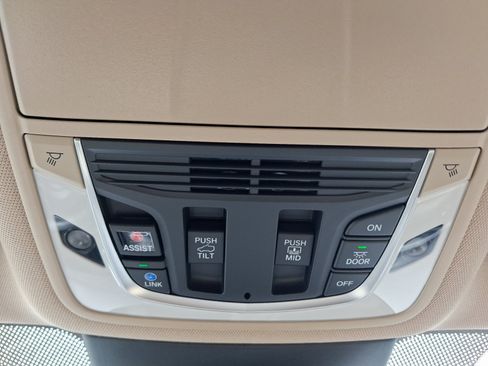 Used 2024 Acura MDX w/ Technology Package AWD/4WD image 30