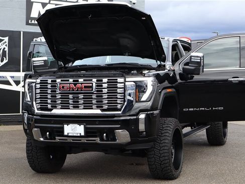 Used 2024 GMC Sierra 3500 Denali w/ Denali Reserve Package image 29