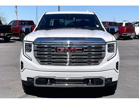 Used 2023 GMC Sierra 1500 Denali AWD/4WD image 3