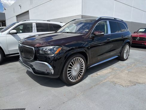 Used 2023 Mercedes-Benz Maybach GLS 600 4MATIC image 6