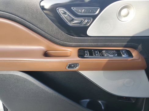 Used 2021 Lincoln Aviator Grand Touring w/ Equipment Group 302A AWD/4WD image 16