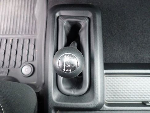 Used 2024 RAM 2500 Tradesman w/ Chrome Appearance Group image 23