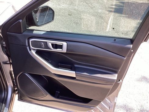 Used 2022 Ford Explorer XLT w/ Equipment Group 202A image 26