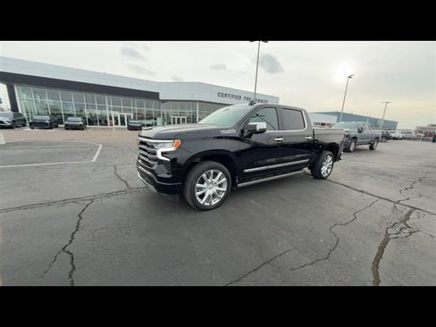 Used 2023 Chevrolet Silverado 1500 High Country w/ High Country Premium Package image 4