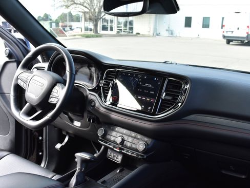 Used 2025 Dodge Durango GT image 34