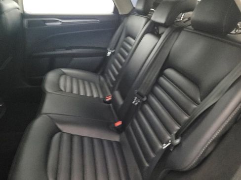 Used 2020 Ford Fusion SEL image 18