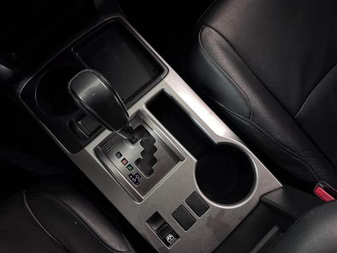 Used 2014 Toyota 4Runner SR5 RWD image 21