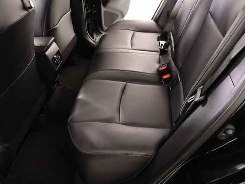 Used 2025 Toyota Corolla Cross XLE image 12