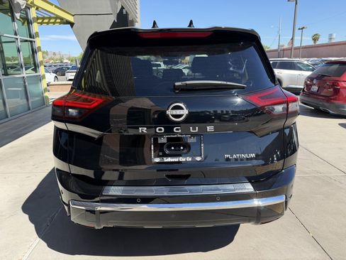 Used 2025 Nissan Rogue Platinum w/ Tech Package image 13