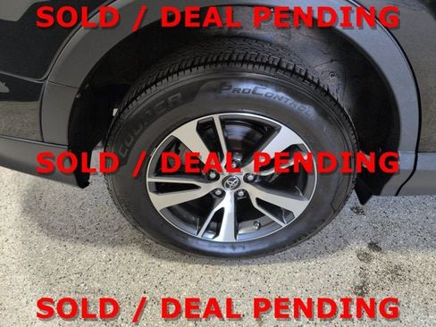 Used 2017 Toyota RAV4 XLE AWD/4WD image 10
