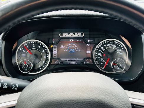 Used 2022 RAM 1500 Big Horn w/ Night Edition AWD/4WD image 17