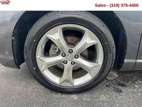 Used 2011 Toyota Venza AWD w/ Comfort Pkg image 11