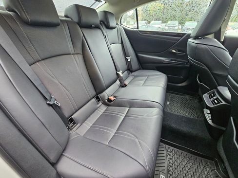 Used 2021 Lexus ES 350 w/ Luxury Package image 12