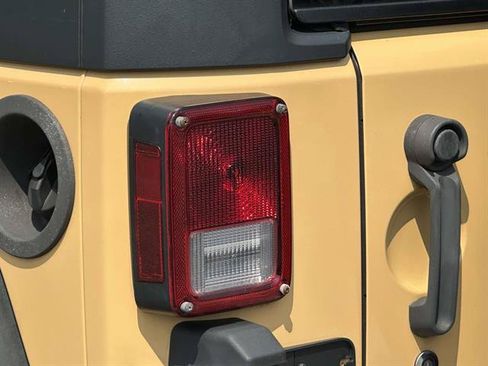 Used 2013 Jeep Wrangler Sport AWD/4WD image 9