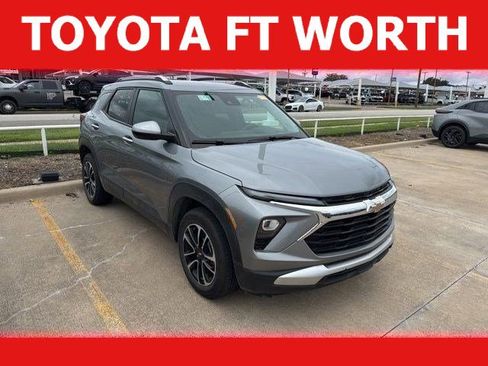 Used 2025 Chevrolet TrailBlazer LT AWD/4WD image 1