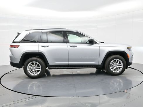 New 2025 Jeep Grand Cherokee Laredo X image 5