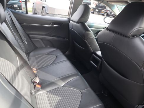 Used 2018 Toyota Camry SE w/ Convenience Package image 25