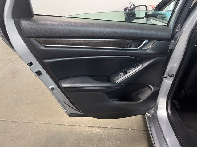Used 2018 Honda Accord Touring image 20