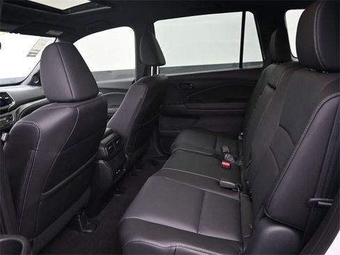 New 2025 Honda Passport EX-L image 18