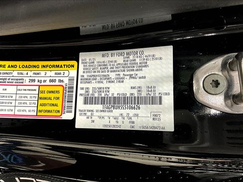 Used 2025 Ford Mustang Premium RWD image 19