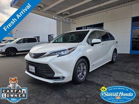 Used 2021 Toyota Sienna XLE w/ XLE Plus Package FWD image 1