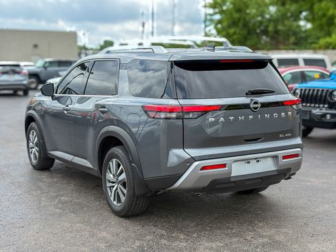 Used 2025 Nissan Pathfinder SL AWD/4WD image 6