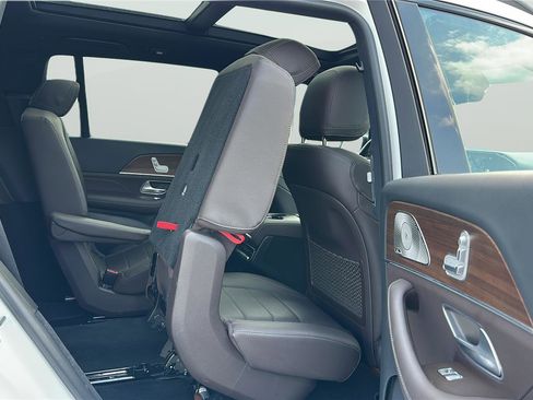 Used 2022 Mercedes-Benz GLS 450 4MATIC image 16