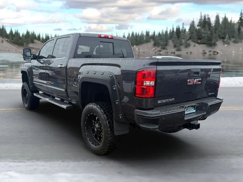 Used 2015 GMC Sierra 2500 Denali w/ Duramax Plus Package image 5