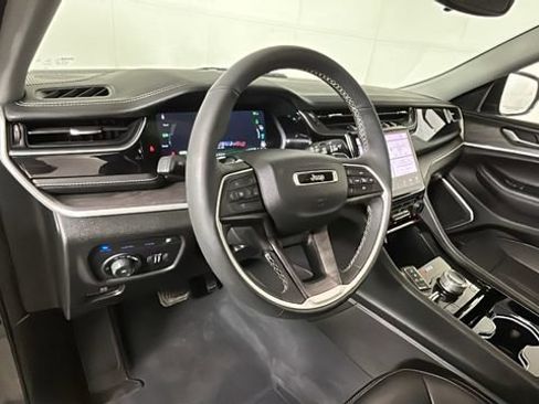 Used 2023 Jeep Grand Cherokee 4WD 4xe image 14