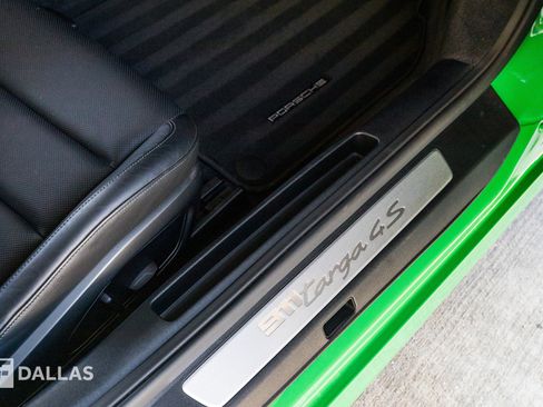 Used 2021 Porsche 911 Targa 4S image 36