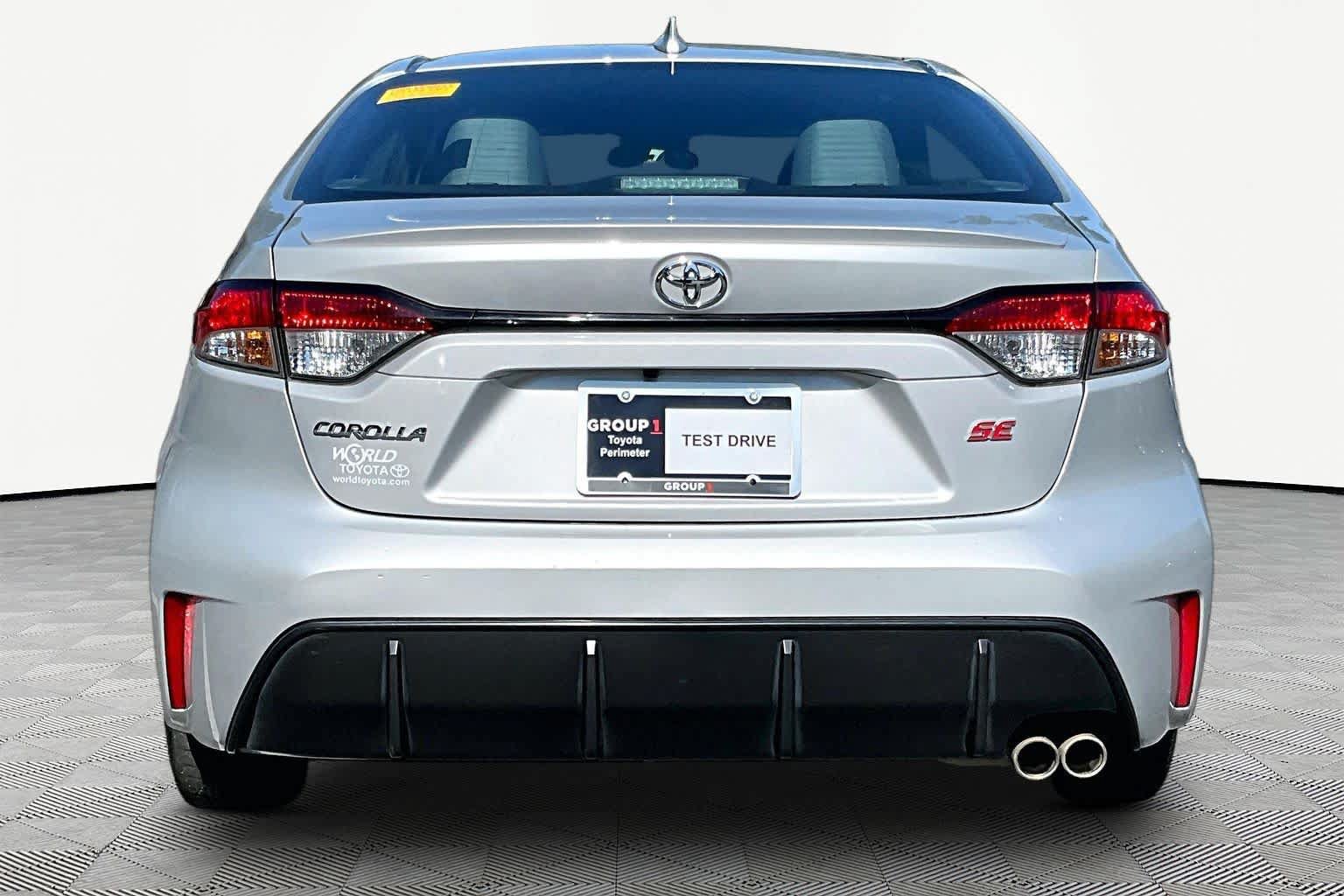 Certified 2025 Toyota Corolla SE FWD image 5