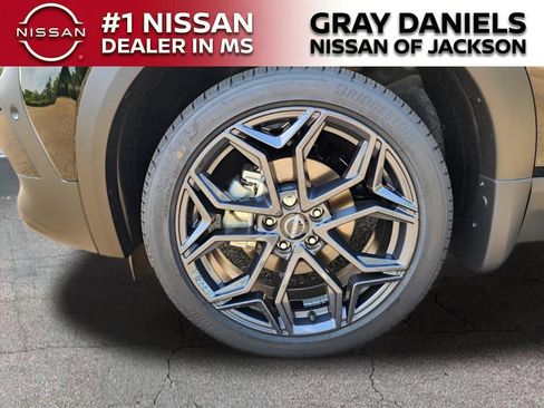 New 2025 Nissan Kicks SR w/ SR Premium Package AWD/4WD image 19