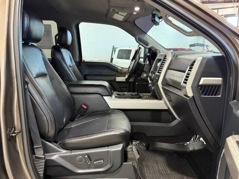 Used 2017 Ford F350 Lariat image 17