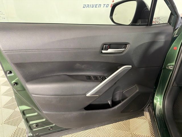 Used 2024 Toyota Corolla Cross XLE w/ Convenience Package AWD/4WD image 20