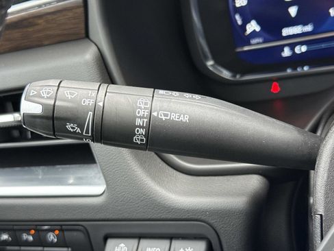 Used 2024 Chevrolet Suburban Premier image 10