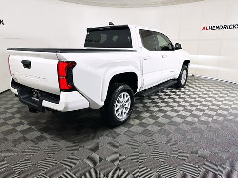 Certified 2025 Toyota Tacoma SR5 image 3