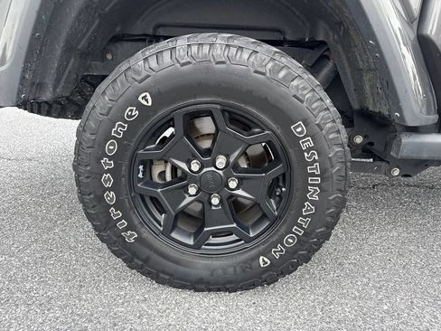 Used 2021 Jeep Gladiator Sport AWD/4WD image 31