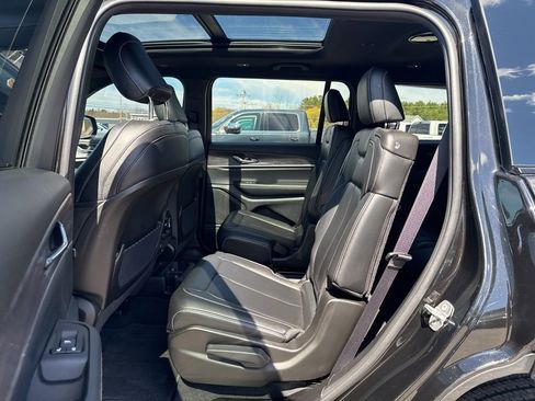 Certified 2025 Jeep Grand Cherokee L Limited w/ Black Appearance Package AWD/4WD image 25