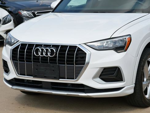 Used 2020 Audi Q3 2.0T Premium AWD/4WD image 3