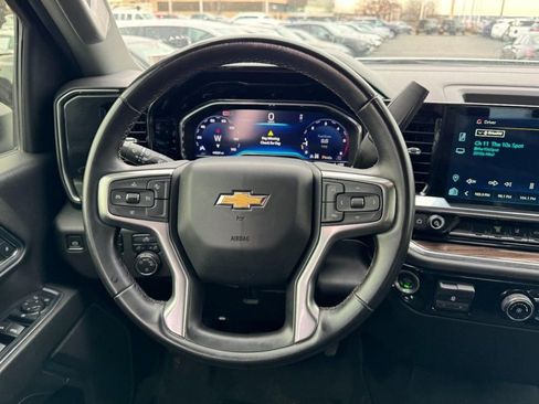 Used 2024 Chevrolet Silverado 2500 LT AWD/4WD image 12