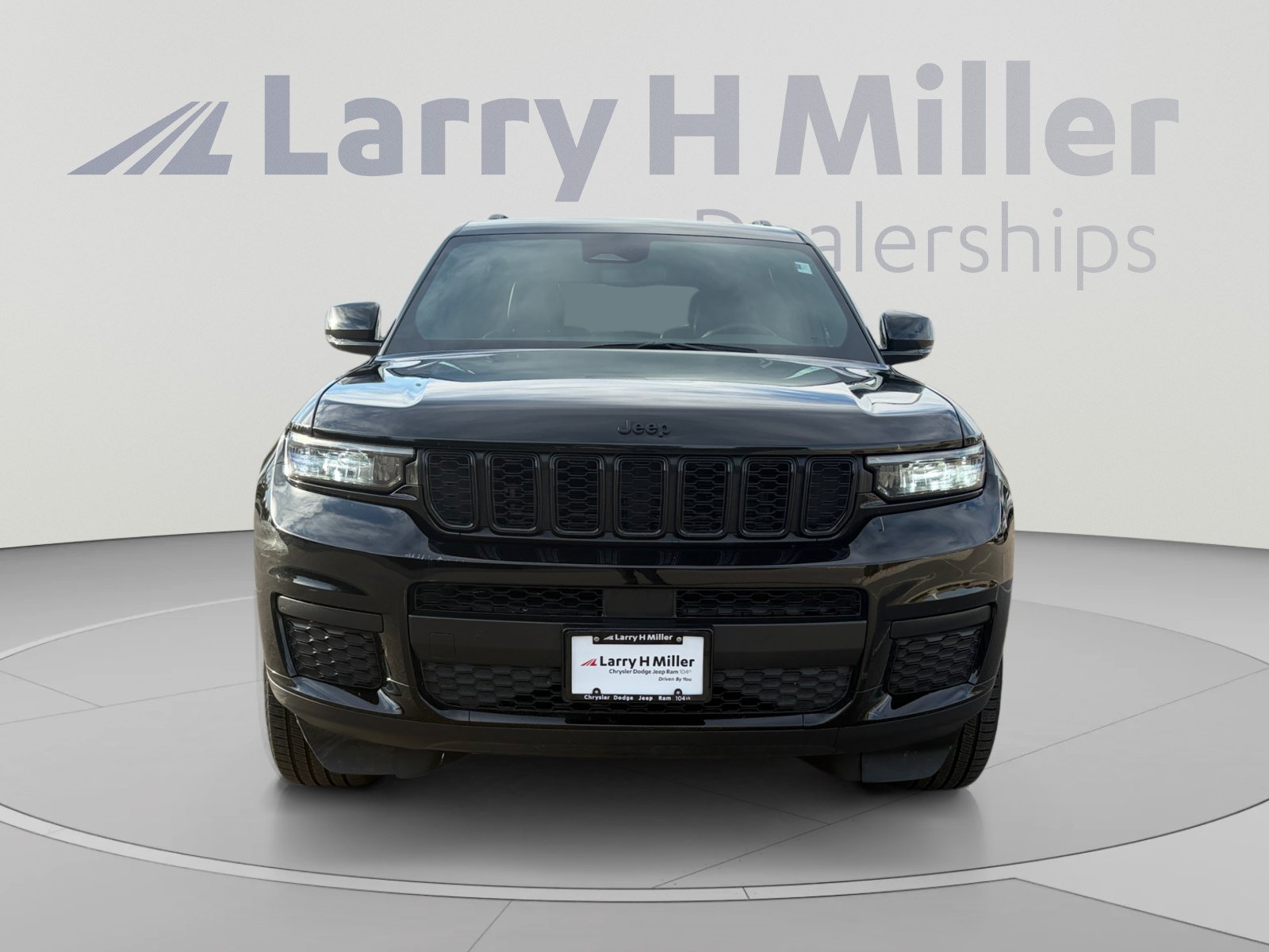 Used 2023 Jeep Grand Cherokee L Laredo AWD/4WD image 9