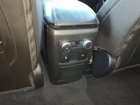 Used 2022 Ford Explorer XLT w/ Equipment Group 202A AWD/4WD image 17