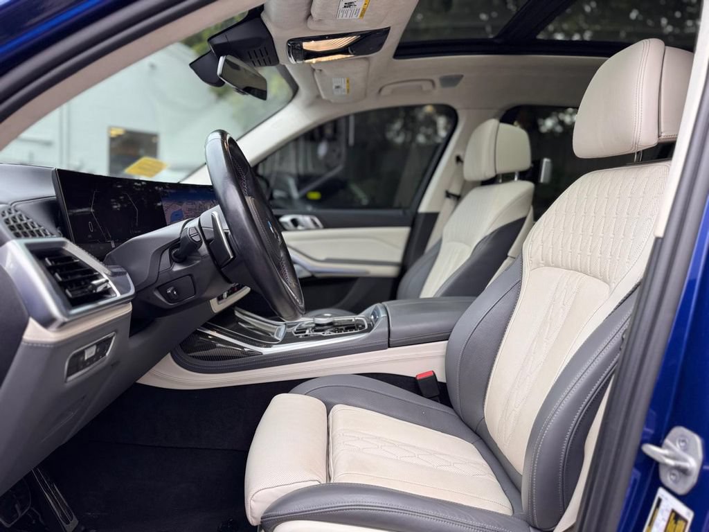 Used 2023 BMW X7 M60i w/ Executive Package AWD/4WD image 19