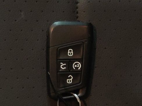 Used 2021 Volkswagen Jetta SE w/ SE Cold Weather Package image 32