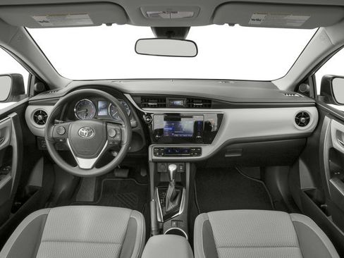 Used 2017 Toyota Corolla L FWD image 4