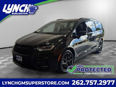 Used 2025 Chrysler Pacifica Limited